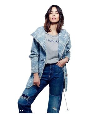 FREE PEOPLE Bleached Chambray Hooded Jacket, Size XS.